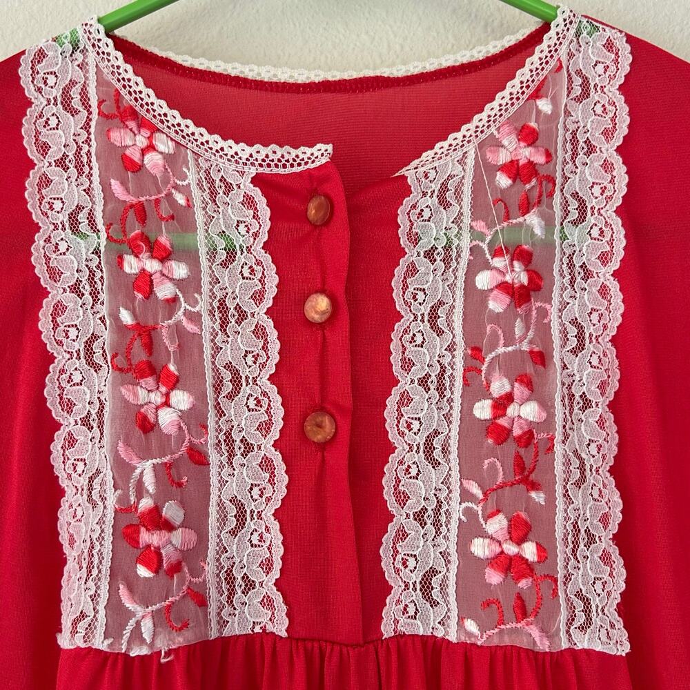 Vintage Red Maxi Nightgown White Lace Floral Embroidered Romantic Lingerie M - Picture 5 of 8